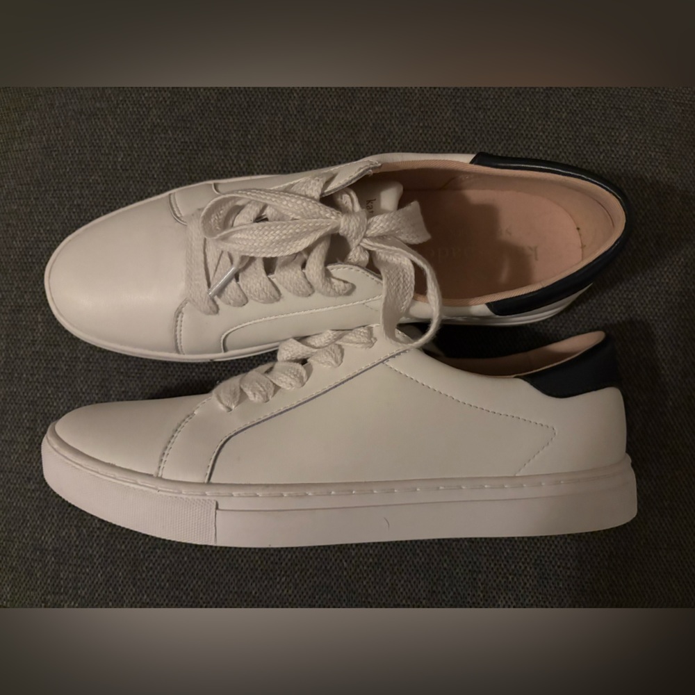 NWOT Kate Spade white leather sneaker with navy detail S10